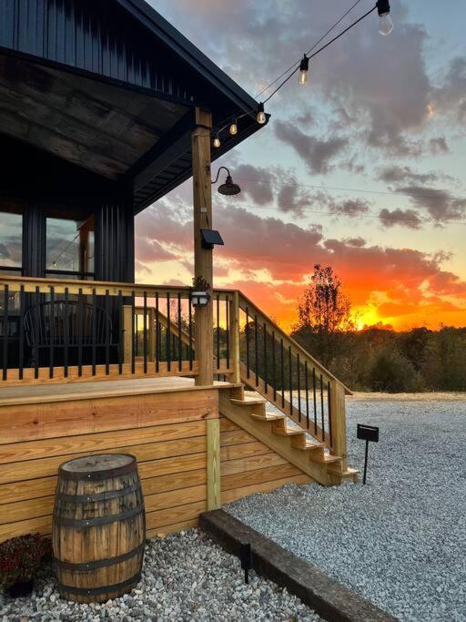 Bourbon Barrel Cottages #2 Of 5 On Kentucky Trail Lawrenceburg ภายนอก รูปภาพ