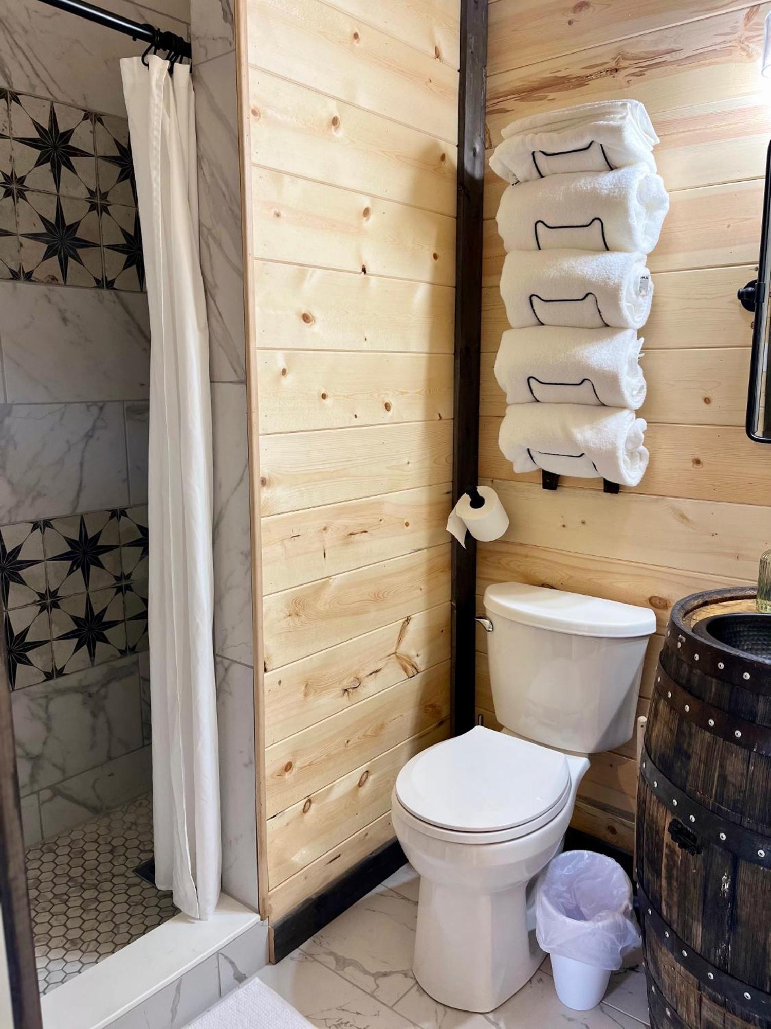 Bourbon Barrel Cottages #2 Of 5 On Kentucky Trail Lawrenceburg ภายนอก รูปภาพ